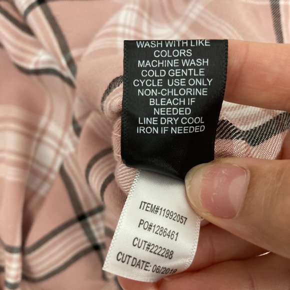 Torrid Top Taylor Pink Plaid Button Front Shirt Long Sleeve Size 2 - Picture 7 of 7